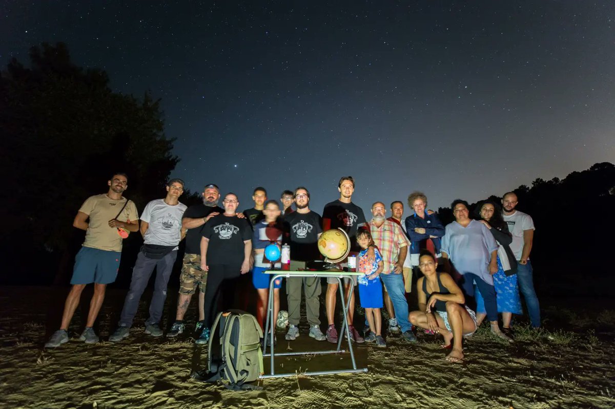 Foto de familia de la agrupación después de la charla y observación astronómica con los amigos de <a href="/HammamAlAndalus/">Hammam Al Ándalus</a> 
<a href="/JeronimoPuerto/">Jerónimo Puerto</a> <a href="/Ledulas/">Eduardo Espejo</a>
<a href="/kevinlopezyerga/">Kevin López Yerga</a> <a href="/villadelomeya/">ricardo baena galan</a> <a href="/Azaleh77/">Juan Solivera</a>