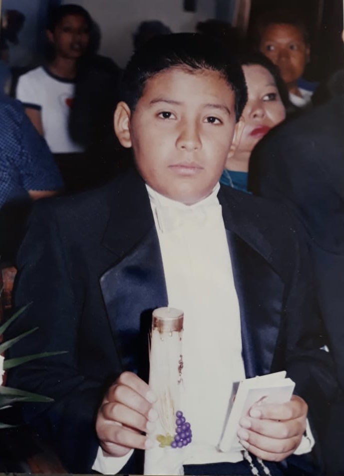 elcapiperez's tweet photo. Como me criaron  /  Como les salí https://t.co/4bICxH2eTm