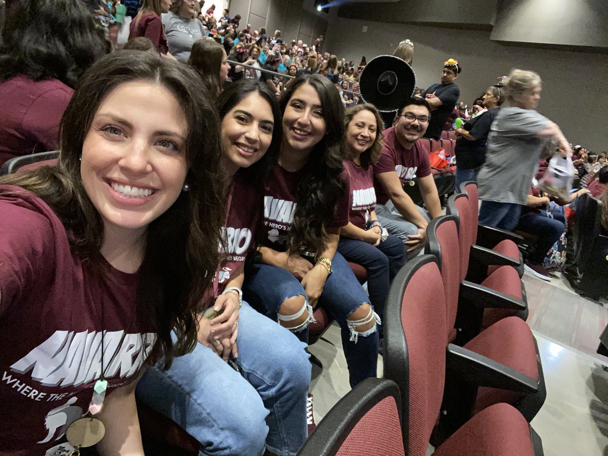 CaitlanMarcks's tweet photo. Ready to kick off the year with my team! #thirdgradesquad #navproud @NavarroLISD @LockhartISD https://t.co/kZQ3giu81p