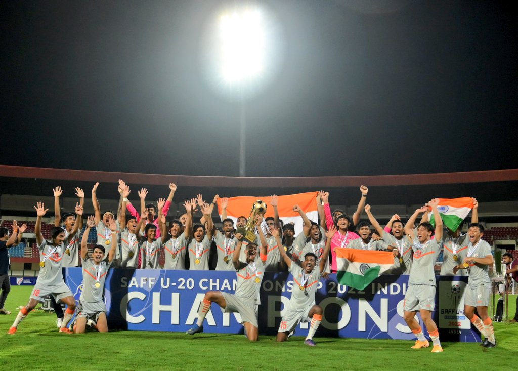 Congratulations to the India U20 National Team 🇮🇳 on winning the #SAFFU20 🏆 Championship 🙌

#BANIND ⚔️ #SAFFU20 🏆 #BackTheBlue 💙 #IndianFootball ⚽
