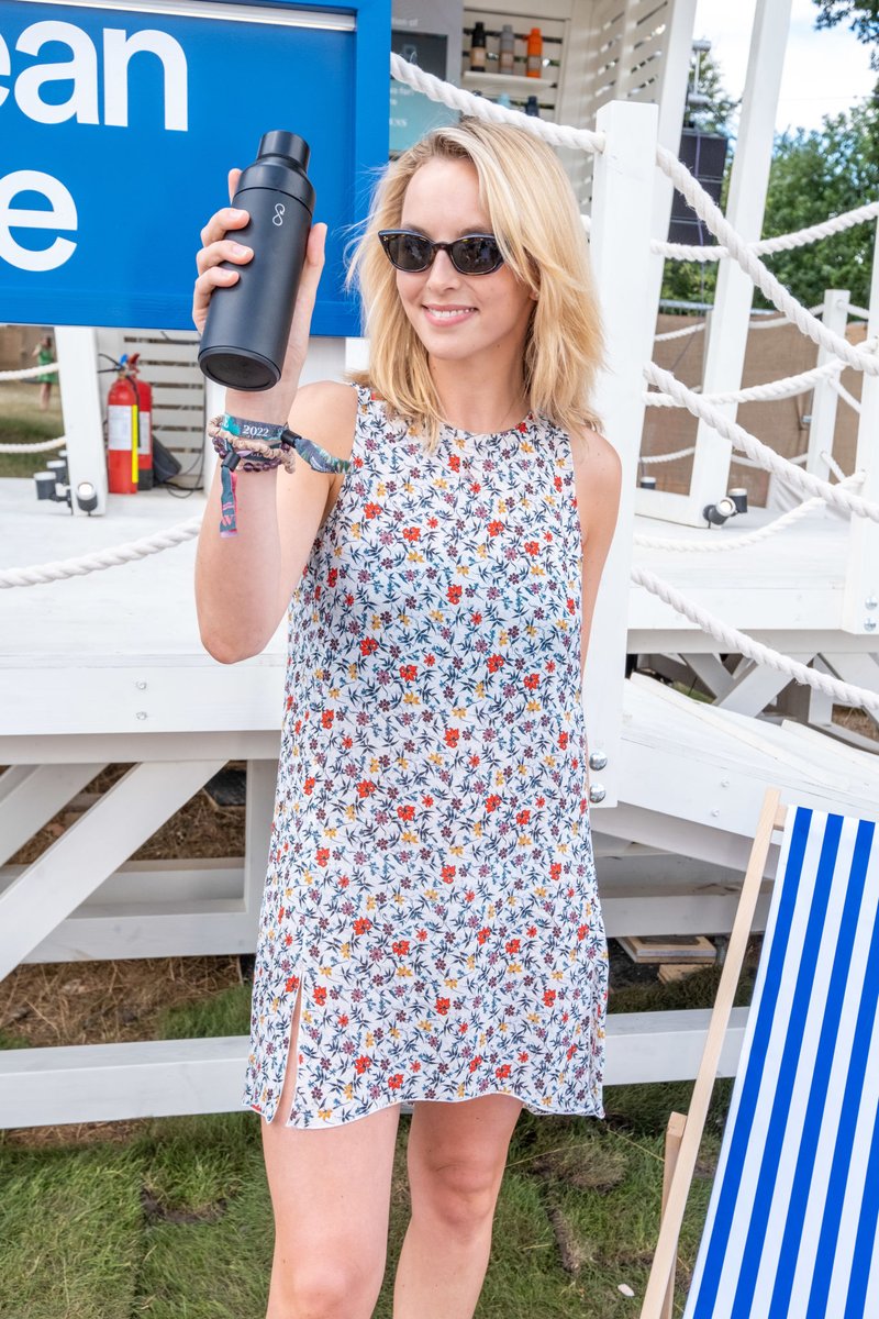 DazzlingJodie's tweet photo. 📸 | Jodie Comer attends the Ocean Bottle Hydration Station at Wilderness Festival in Cornbury Park near Charlbury in Oxfordshire, UK on August 05, 2022 https://t.co/iX5rithIGF
