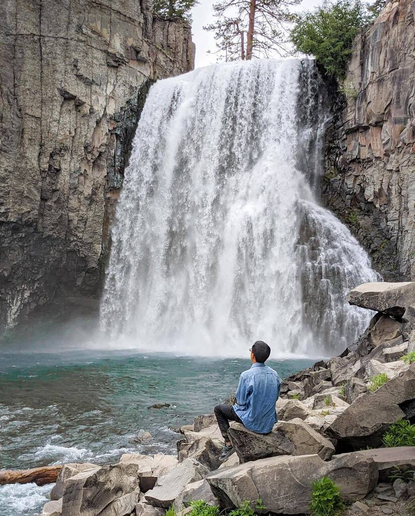 itsDanLee's tweet photo. Some prime waterfall viewing https://t.co/DyUJRchv8s