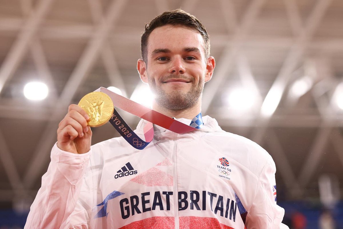 Mad to think how this was a year ago🤯🤯

Currently sat in the dark with limited screen time nursing a concussion. What a difference a year can make🤕