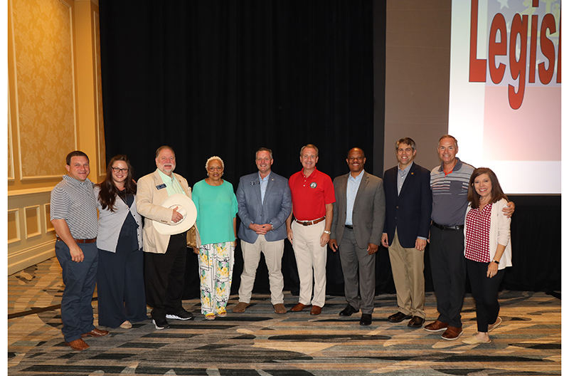 More than 900 people attended the recent Georgia Food Industry Association convention saw record breaking attendance for the 2022 expo. 

Read the full recap for July 13-17 event in the article linked below.

theshelbyreport.com/2022/08/05/gfi…