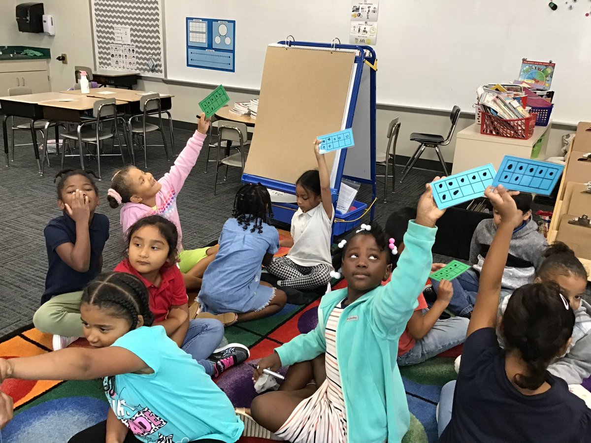 First week of math is done! ✅ We practiced with some of our math tools, like ten-frames. #warrenwill