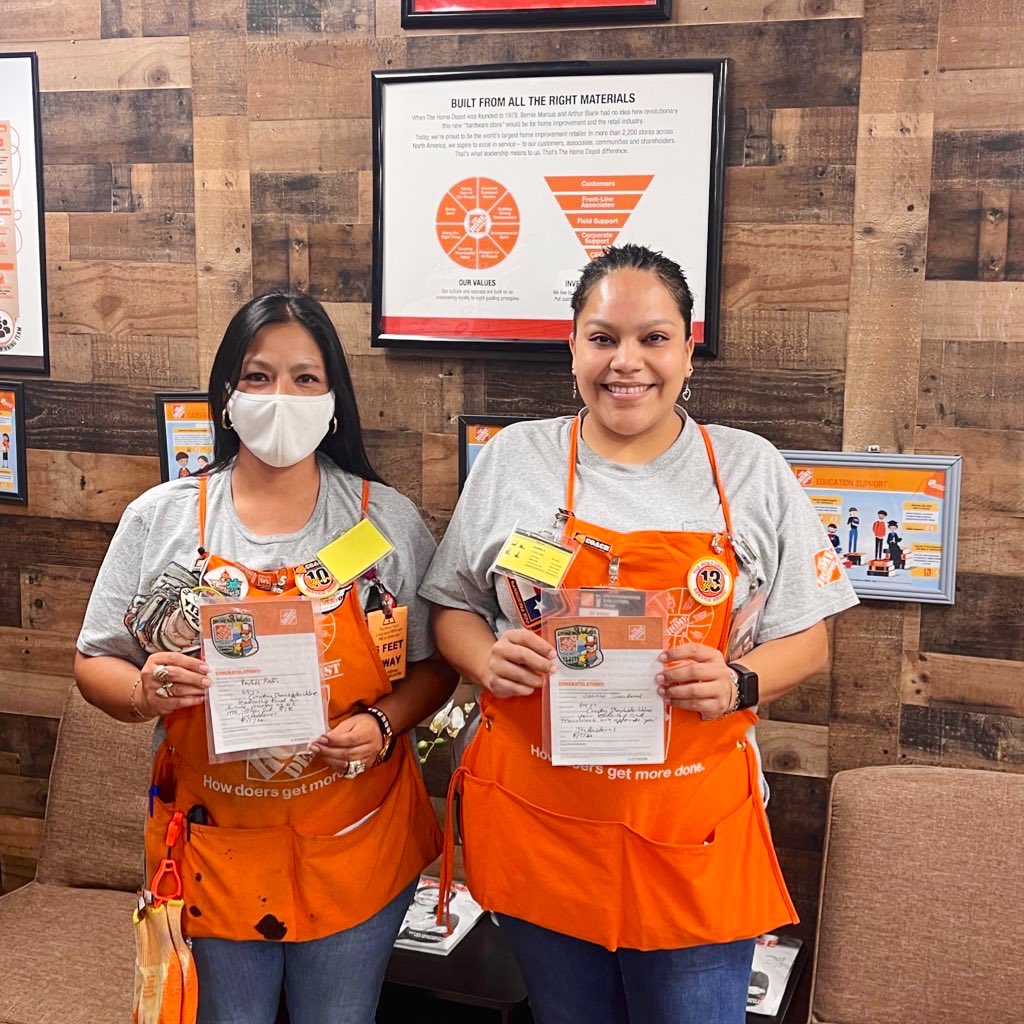 Thank you Rachel SSD/Joanne D70 for living our values and contributions to the store for the first half. Keep  shining 🌟  <a href="/ricksolis2121/">Ricardo Solis (Rick)</a> <a href="/SendejoRoy12/">Rogelio Sendejo</a> <a href="/Cleo45078280/">Cleo</a> @JuliaCXM6577 <a href="/HDleo6577/">Leo</a>