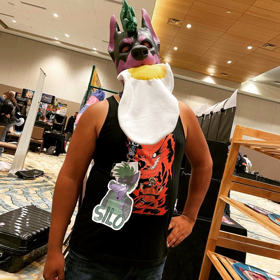 systmaticweasel's tweet photo. Prowling around Megaplex x3 I found egg! https://t.co/uPcEOZq7Tg