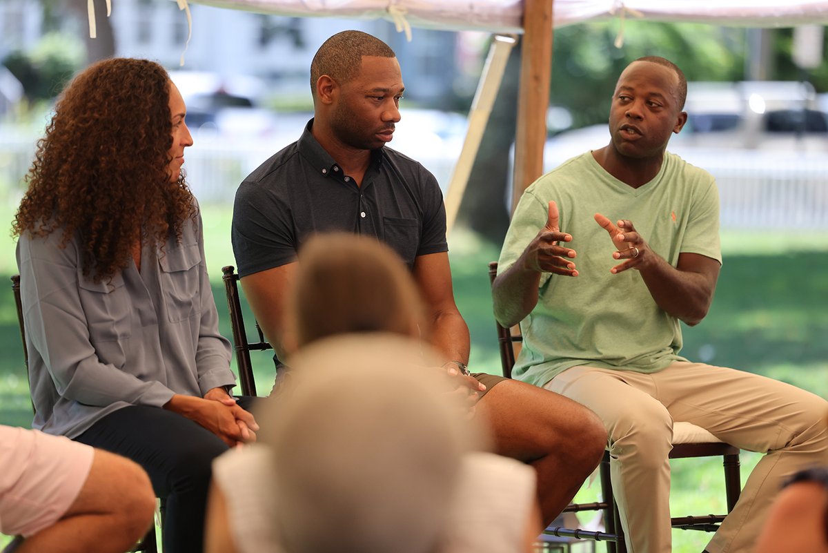 BCMBB's tweet photo. Learning, growing, building culture, and driving change - @EarlGrantBC was a keynote panelist this week at the @SALASeries Summit in Martha's Vineyard
#ForBoston // #SALASeries https://t.co/O2HdyPoz7f