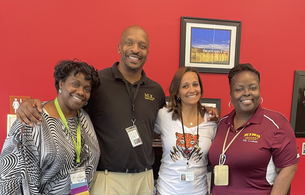kimogibbs's tweet photo. Whew….I’m so tired I can’t think but it was so worth it! First week of school in the books. So glad @APSMLK and I found each other 😊!!! #SHINElikeKing #thesefaces💚 @tadow30 @kelli_swinson @APdluckett https://t.co/kMJJYuwzHm