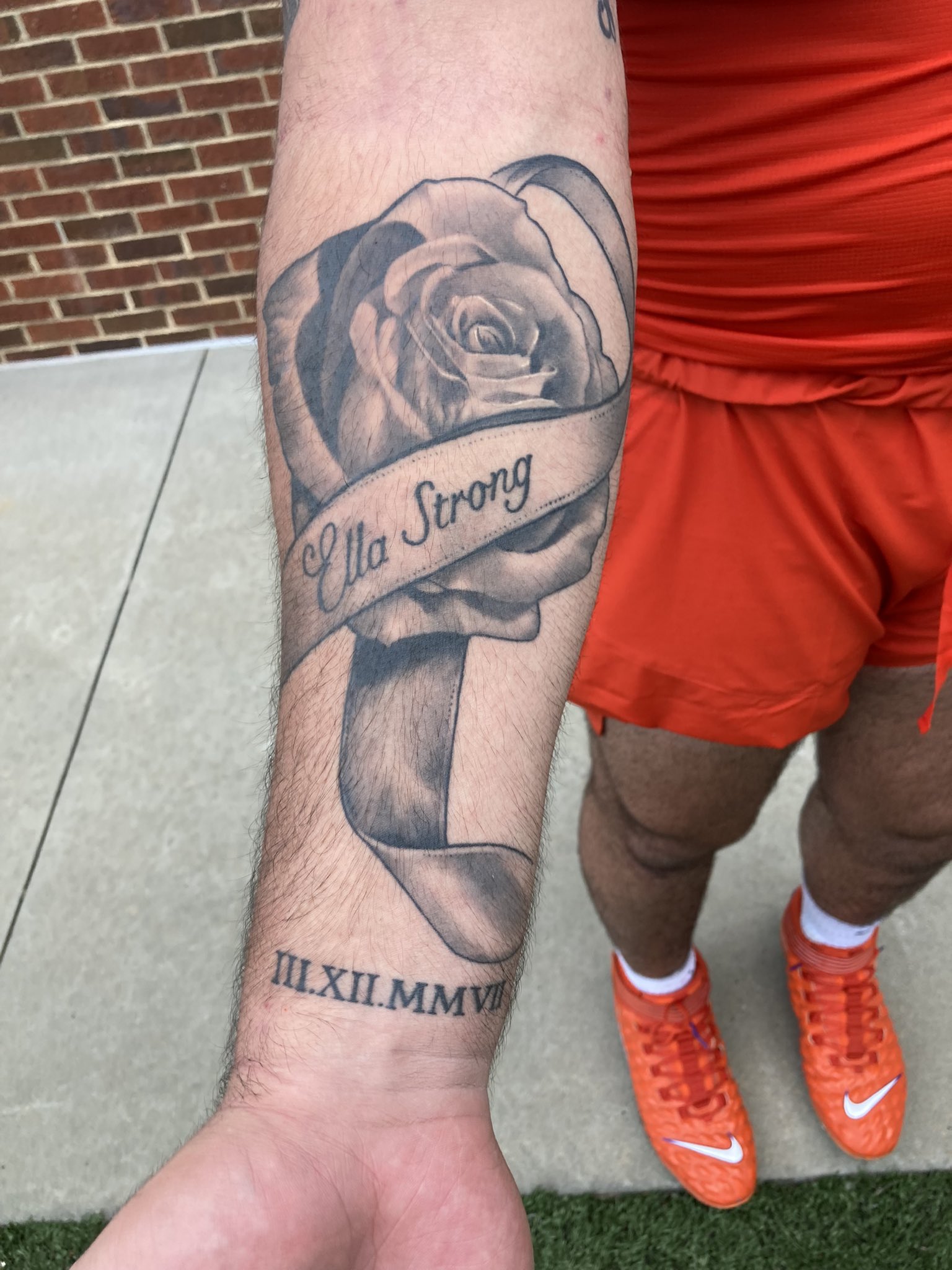 Jon Blau on Twitter: "Bryan Bresee's tattoo, honoring his younger sister, Ella, who is battling brain cancer. “Ella Strong,” plus the numerals for her birthday near his wrist. https://t.co/uT4tMoauMz" / Twitter