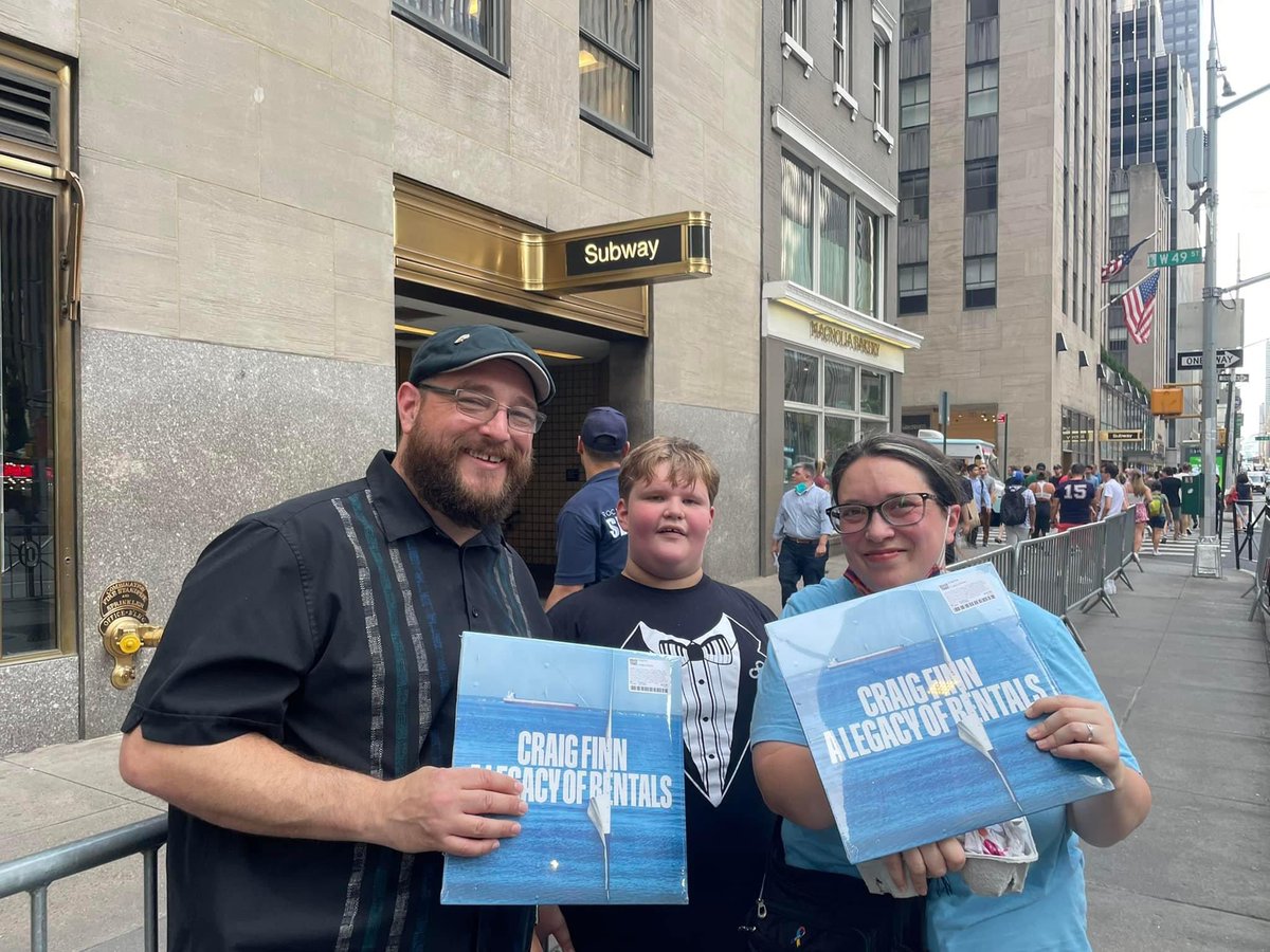TuneSerf's tweet photo. Huge thanks to @steadycraig for taking the time to talk with us and sign records! Also for an awesome performance at @RoughTrade. Jackson loved it and of course @NKCoverGrrl and I did too! https://t.co/btdVVNGd5o