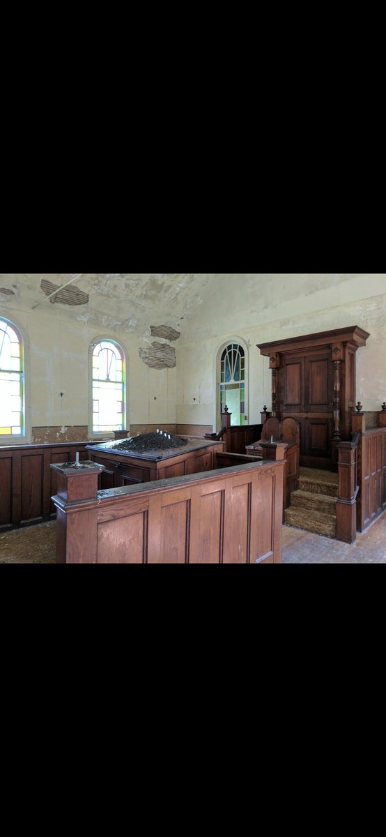 Yitzi88's tweet photo. @hungrychipmunk I actually got into the shul in 2017 and took some pictures. https://t.co/Eqa5VPBvXM