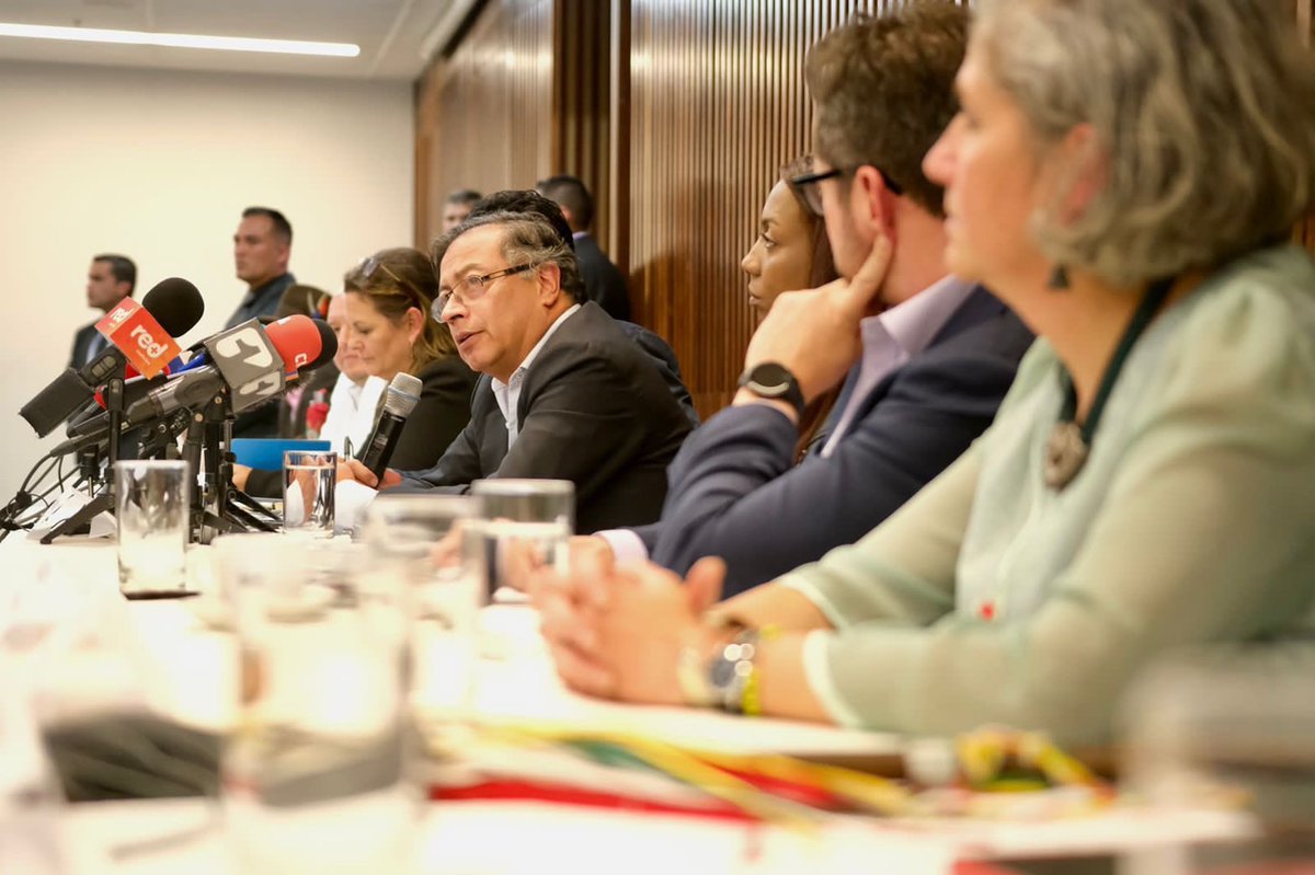 Gustavo Petro tweet media