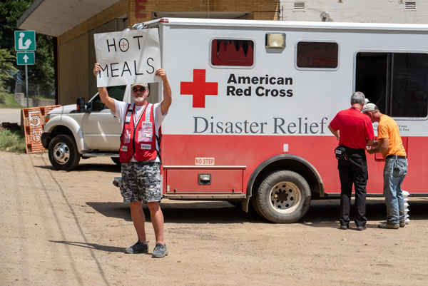 RedCross tweet picture