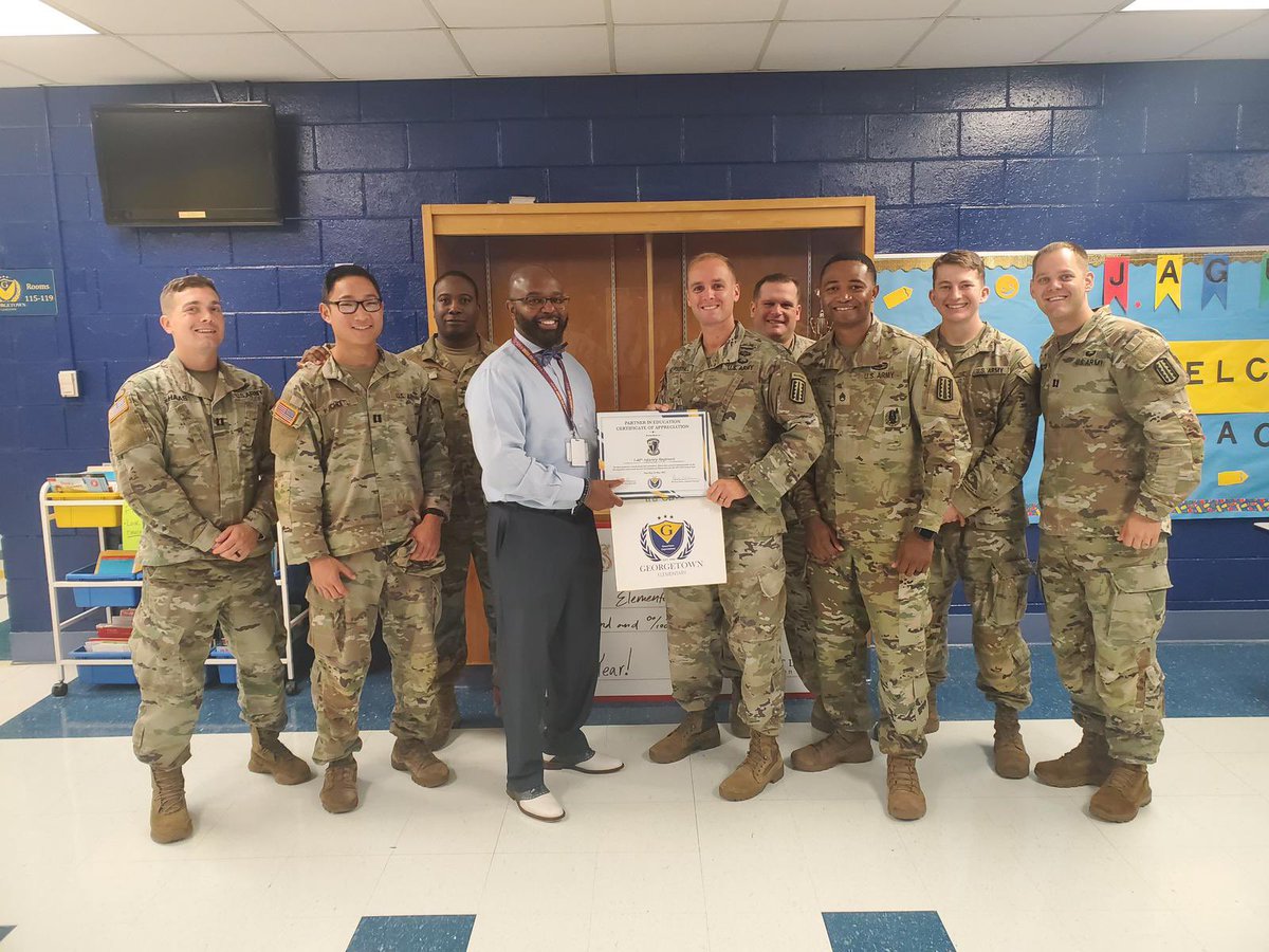 1st46th's tweet photo. First day of school at Georgetown Elementary School, and our drill sergeants and the BN XO were there to greet students!!!  Received a certificate of appreciation from the faculty.  #CommunityEngagement #FutureGeneration @MCSDSchools https://t.co/LtiBMxYuhL