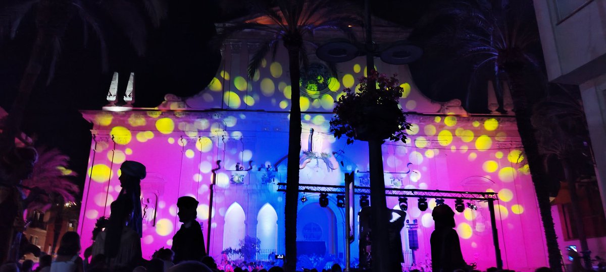 El <a href="/vidafestival/">Vida Festival</a> té enveja de <a href="/eltingladu/">El Tingladu</a> i canvia de seu i de calendari durant la <a href="/fmvng/">Festa Major Vilanova i la Geltrú</a> #VergeSantadelesNeusNomhotinguisencompte #FMVng22