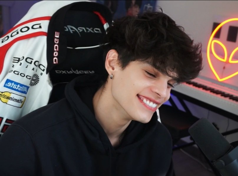 Streamᴶᵃˢʰ tweet media