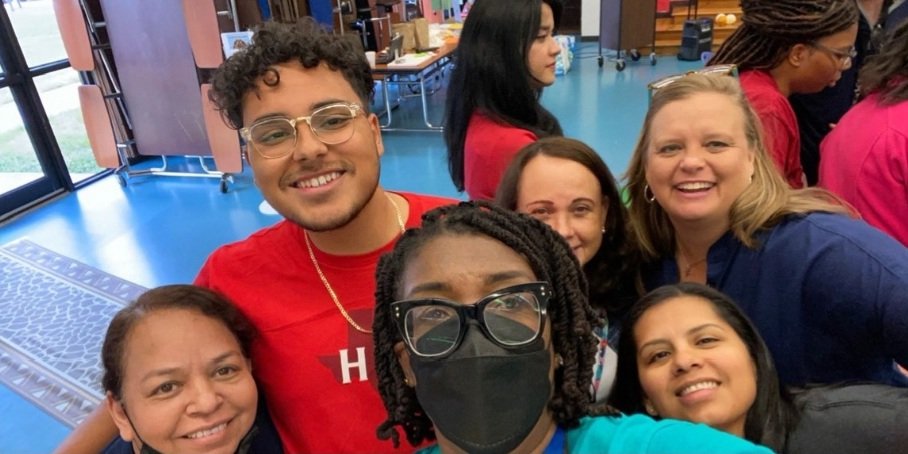 Full circle 🐾❤️🤍💙
<a href="/KennedyCougs/">Kennedy Elementary</a>  <a href="/aliefisd/">Alief ISD</a> 
#ExcellentOnPurpose 
#SafariToSuccess