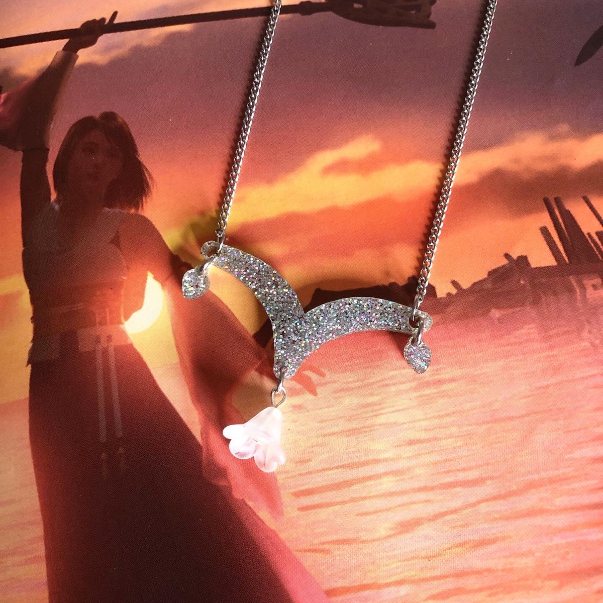 SupplySprite's tweet photo. “𝓣𝓱𝓮 𝓹𝓮𝓸𝓹𝓵𝓮 𝓪𝓷𝓭 𝓽𝓱𝓮 𝓯𝓻𝓲𝓮𝓷𝓭𝓼 𝓽𝓱𝓪𝓽 𝔀𝓮 𝓱𝓪𝓿𝓮 𝓵𝓸𝓼𝓽, 𝓸𝓻 𝓽𝓱𝓮 𝓭𝓻𝓮𝓪𝓶𝓼 𝓽𝓱𝓪𝓽 𝓱𝓪𝓿𝓮 𝓯𝓪𝓭𝓮𝓭… 𝓝𝓮𝓿𝓮𝓻 𝓯𝓸𝓻𝓰𝓮𝓽 𝓽𝓱𝓮𝓶.” 💜

I’ve been working on these all week and I really love how they turned out. 🥺 https://t.co/XGTEsOo5OO