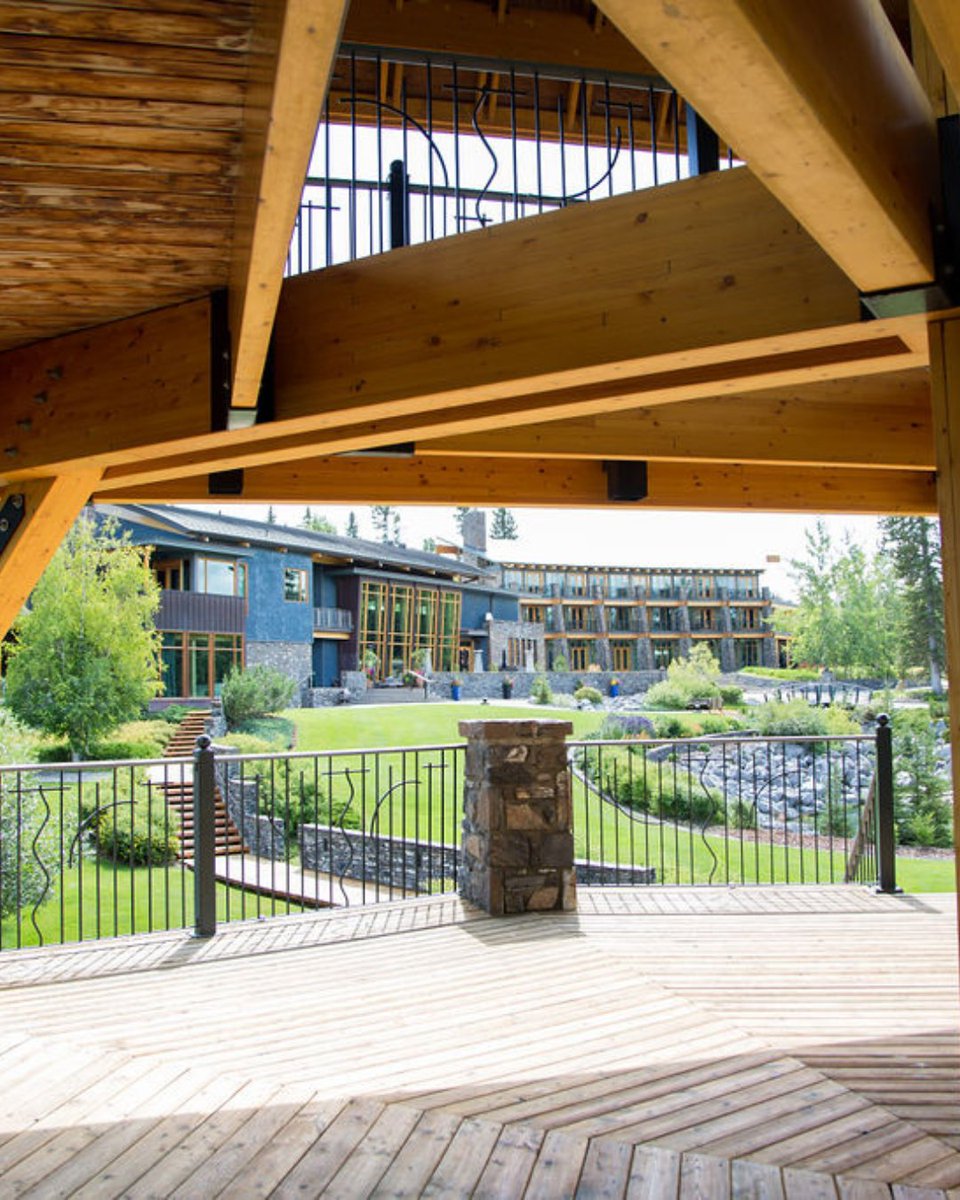 Admiring the architecture from every angle! 

#atazuridge #azuridge #yychotel #yycsummer #architecture #yycarchitecture #alberta