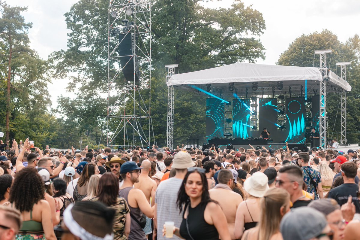 Last week was massive at the „Wet open air festival „ 🫶🏼💦

Here are some impressions ..

#theworldneedsmoretechno #denizbul #fckngserious