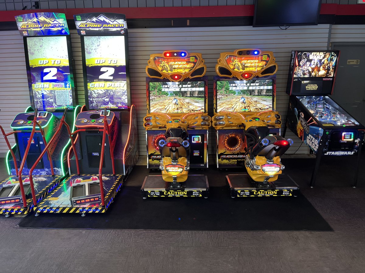 BrookfieldSq's tweet photo. Test your gaming skills at the new Castlecade! 🕹️ 🎮 Featuring a combination of classic and modern arcade games (And of course, PINBALL!), experience the exciting family fun at the Brookfield Square Food Court next to Learning Express 🙌 
https://t.co/n5diMuOx2E https://t.co/OvFEm00RQ7