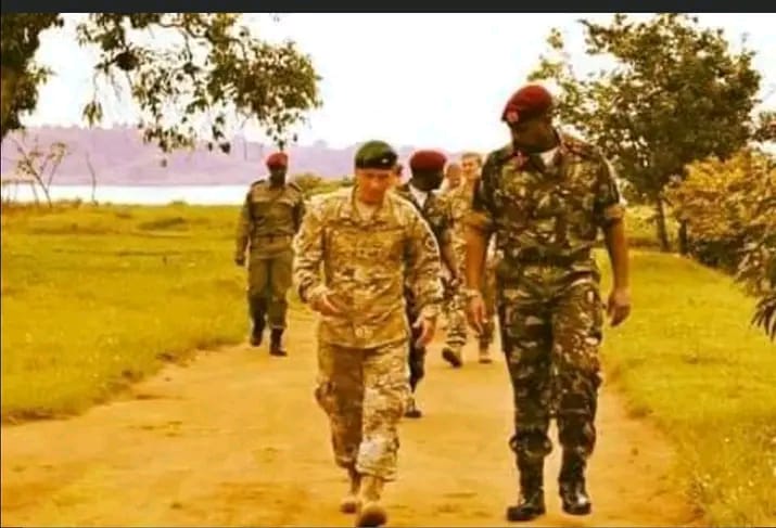Agabaengineer's tweet photo. Just hoisting the flag is not enough, if you really respect the country, please lift your voice to support Gen @mkainerugaba for the next president of Uganda, then you have to be honest to the country, @Shakyserwanga @kulo_charles @PROSSYWAGENMKUG @Judith_Mukidi @2026_mk . https://t.co/swsimBl71t