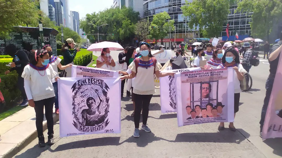 deabajoml's tweet photo. Marcha por la libertad de las y los presos políticos en México. Libertad para Magda y Karla. Presos políticos de Eloxochitlan Oaxaca, Fidencio Aldama de la tribu Yaqui y Kenia Hernández. #presospoliticoslibertad https://t.co/cHHeltLI46