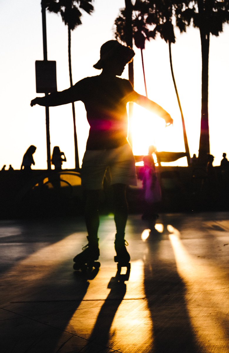 ccphotography25's tweet photo. #venicebeach at #sunset 

#streetphotography https://t.co/n7yg9ot0IP