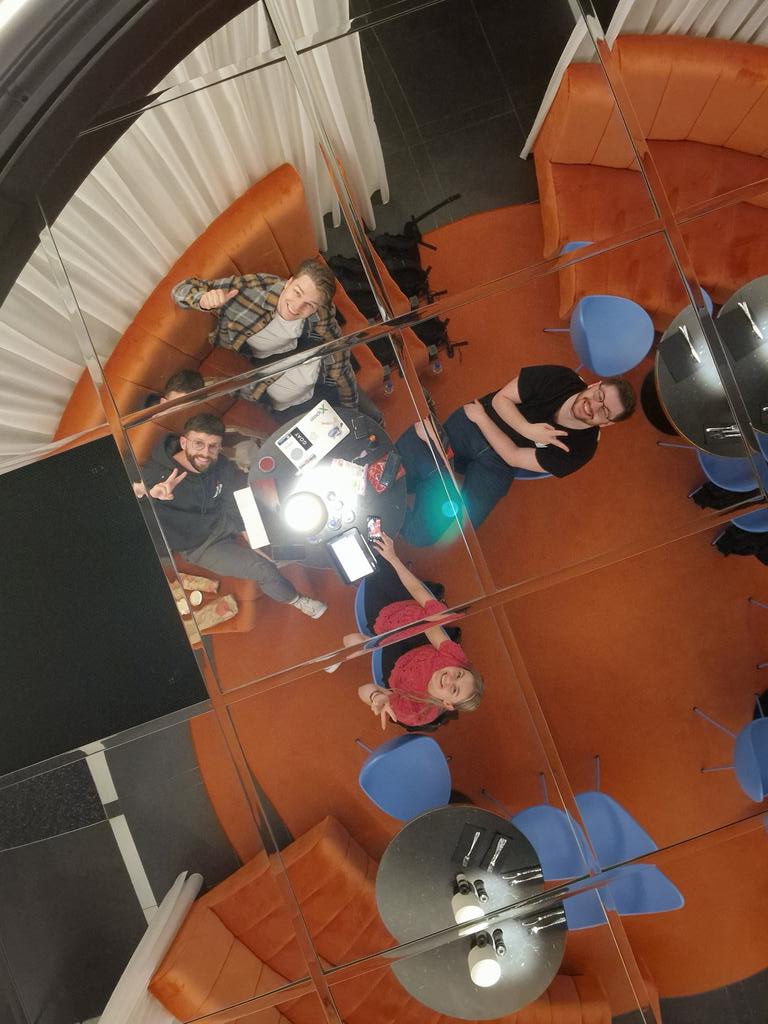 Prep time for the finals!! 
<a href="/iainchambers/">Iain Chambers</a> <a href="/Hap_R6/">Stijn Hapers</a> <a href="/AnthoxR6/">Anthox</a>