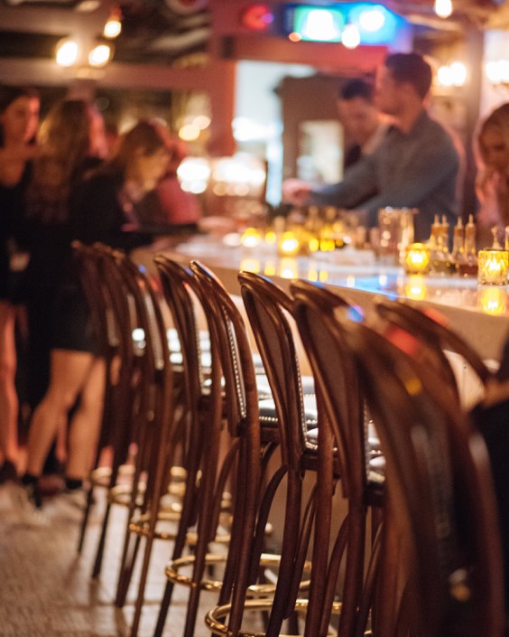 venturaroom's tweet photo. The vibes in here are immaculate.... Experienced bartenders, a great playlist and even better cocktails ⚡

Come by between 4:00pm-12:00am for an unforgettable cocktail experience. We also accept reservations, use the link in our bio to inquire! 📲 https://t.co/njCW081cgP