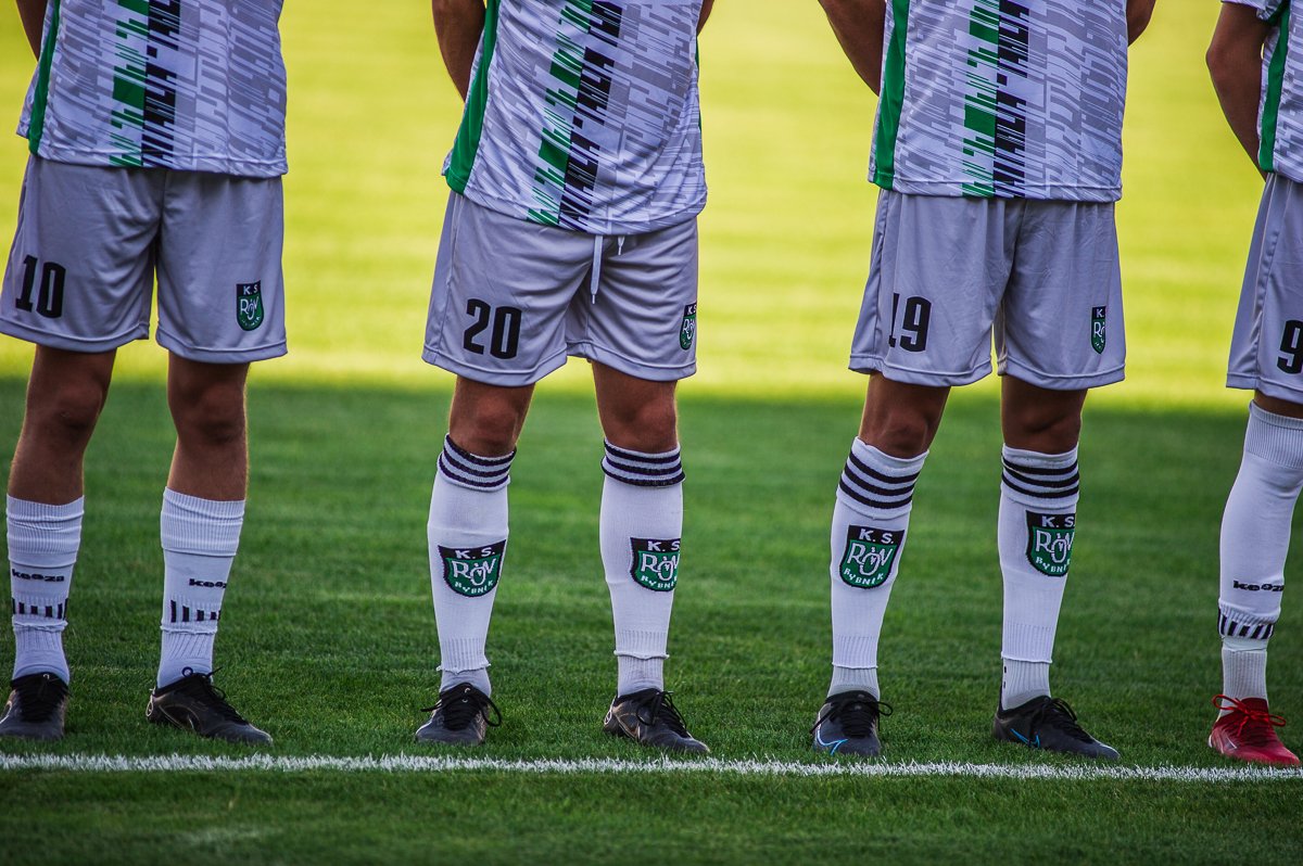 Zbyszko666's tweet photo. Według was jak prezentują się nowe stroje @ksrow1964rybnik  ?? #pytanie #stroje #nowe #IVliga #mecze #sezon2023 #ROWRybnik #Gieksatwitter #Żabskitwitter https://t.co/6MI6LW99ai