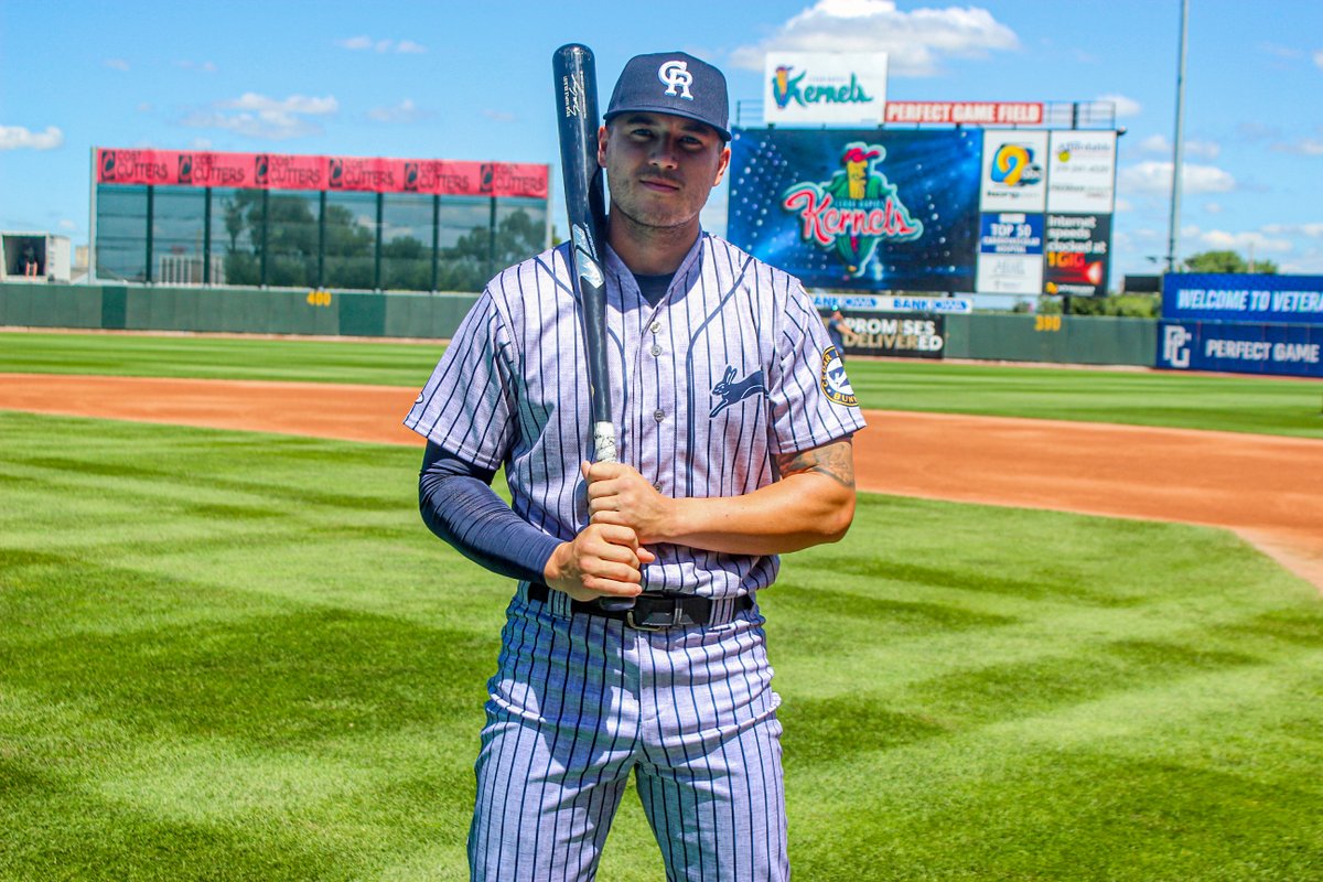MiLB's tweet photo. Throwing it back for #MiLBatFieldofDreams!

Here's an early look at the unis that will be worn by the Davenport Blue Sox and Cedar Rapids Bunnies for next week's big game. https://t.co/Uscr6oCBet