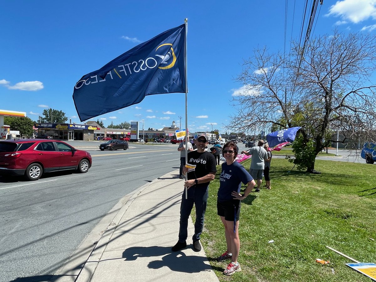 #OSSTF D3 supporting the OPSEU Local 564-TSSA inspectors who have been on strike since July 21. #StrikeforSafety