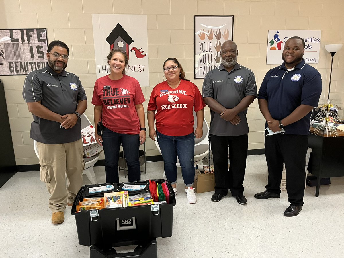 rlosbornehs's tweet photo. Thank you so much Foundation Lodge #592 for forming a community relationship with OHS providing school supplies to our students! We look forward to working with u this year! @thenestohs #osbornestrong https://t.co/SanrVic6E8