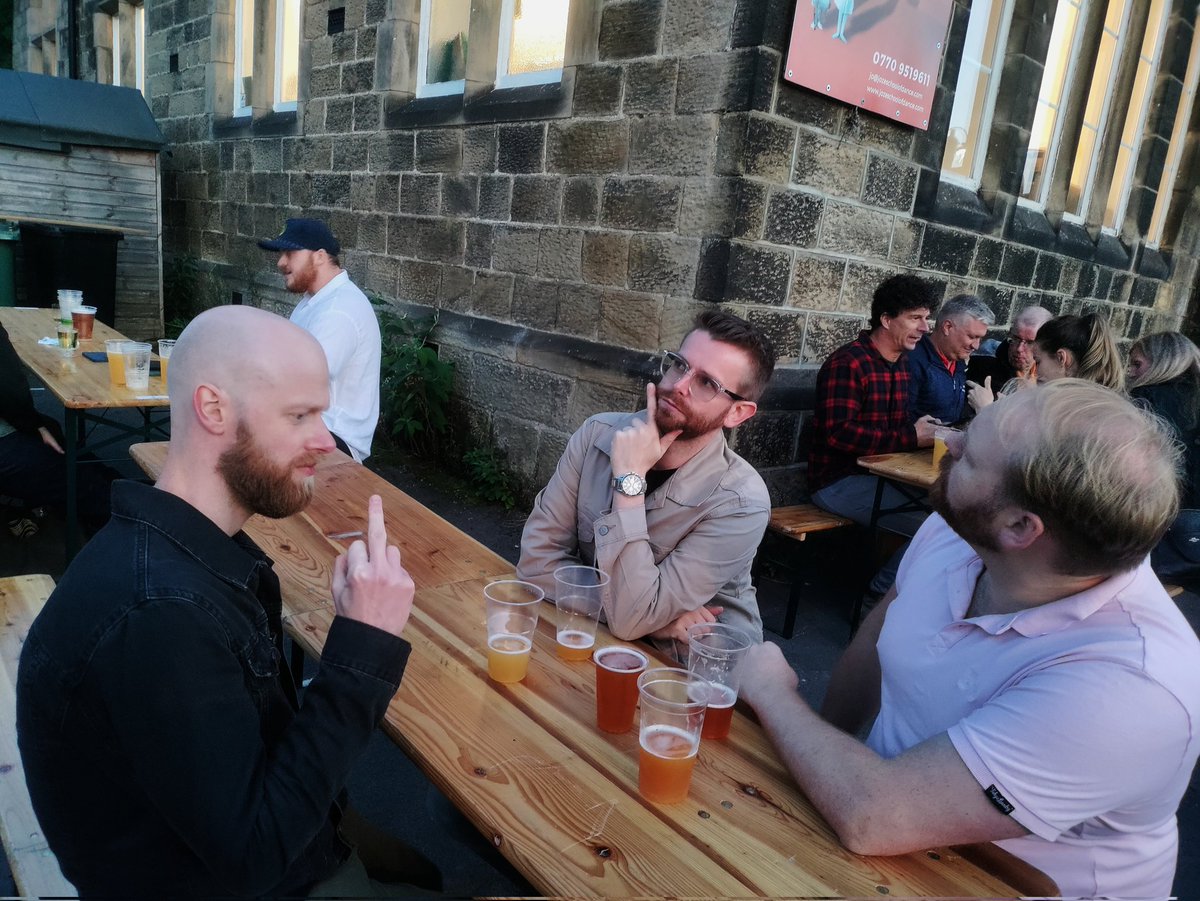 THoptimists's tweet photo. Having a cracking eve with the lads at @BiniBrew  summer do courtesy of @crafty_dogg .. #pg14 #beeroclock #beeroclock  #leerybastard https://t.co/05FBxuMua5