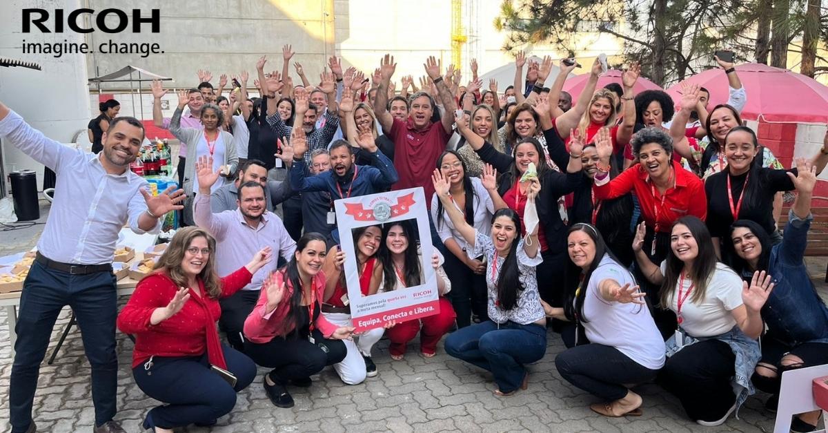 Ricoh_Brasil's tweet photo. Ontem tivemos um dia muito especial! Comemoramos mais um mês superando nossas metas!
Para celebrar com nossos colaboradores e agradecer pelo empenho e dedicação de todas as pessoas, tivemos barracas de comidas e música ao vivo.
#RicohBrasil #RicohWay https://t.co/LCGCoB8zQE
