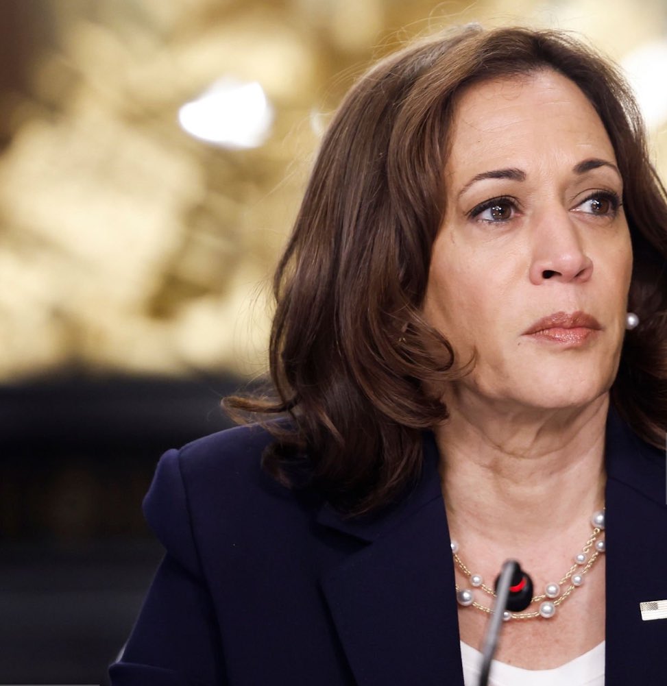 kamalasupdates's tweet photo. Earlier MVP Harris spoke to Latina State legistlators and healthcare workers from across the country during a roundtable on reproductive rights in the Eisenhower Executive Office Building.
#kamalaharris #news #mvpharris #statelegislators #womensrights @vp @kamalaharris https://t.co/qEeHqFPnT2