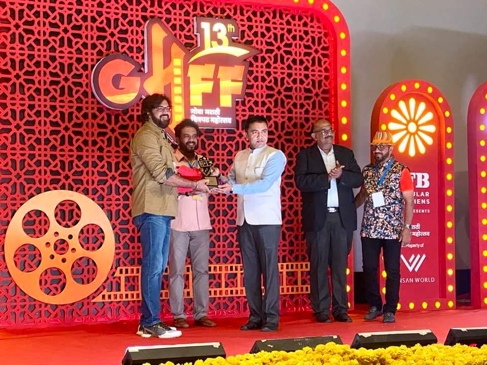 ‘गोष्ट एका पैठणीची’ या चित्रपटाला राष्ट्रीय पुरस्कार मिळाल्या बद्दल गोव्याचे मुख्यमंत्री मा. श्री प्रमोद सावंतजी यांच्या हस्ते ‘गोवा मराठी चित्रपट महोत्सवात’ सन्मान करण्यात आला. 
आयोजकांचे मनापासून आभार. 
आपणा सर्वांच्या आशिर्वादामुळे हे शक्य झालं.  असेच आशीर्वाद असू द्या. 🙏🙏🙏