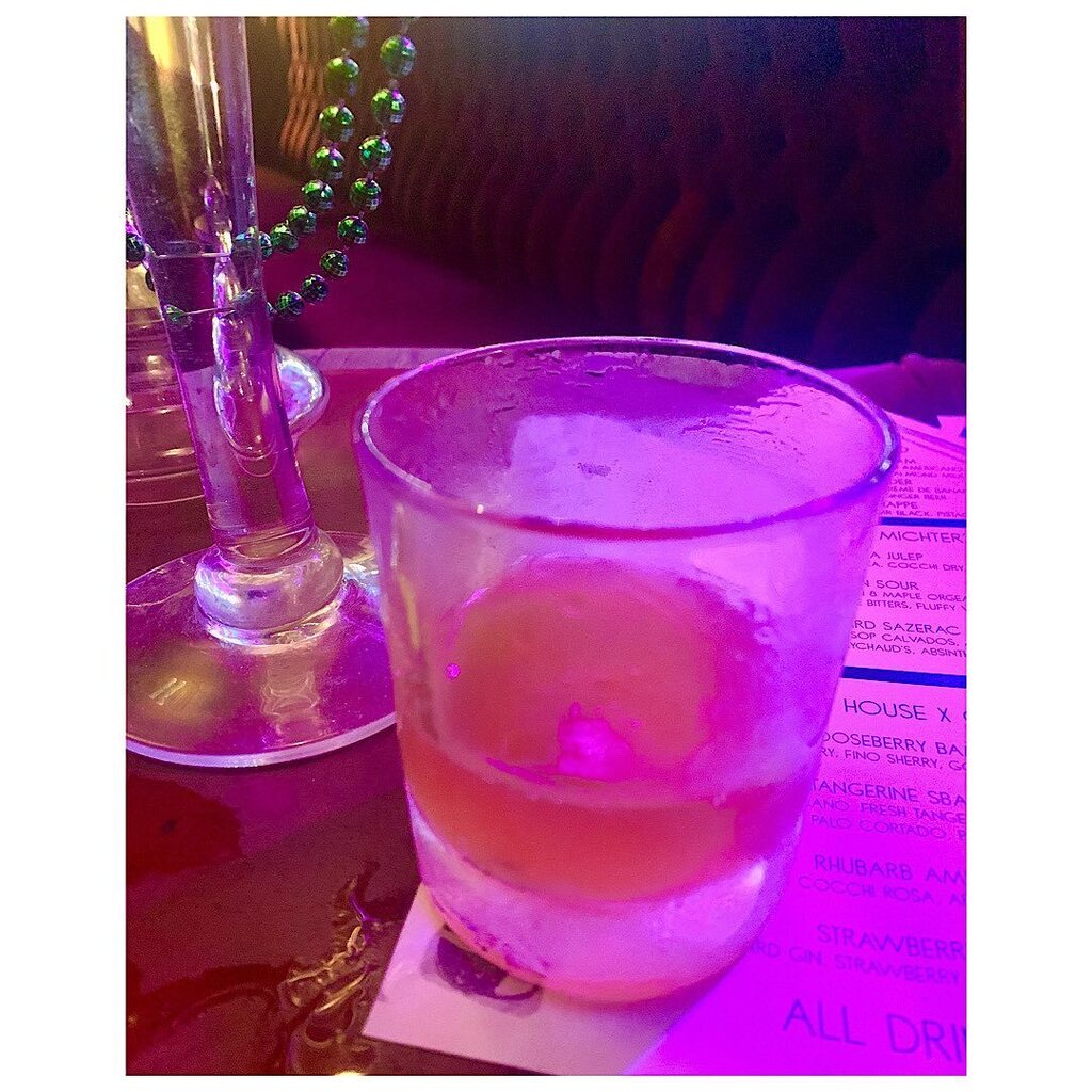 Penandspoon's tweet photo. 🍹Heavenly cocktail alert 🚨 Orchard Sazerac @thelibraryofliquor @thelarderhouse - utterly delicious but could have me on the floor quite quickly. @michterswhiskey sour mash, calvados, apple cider shrub, fino, peychaud’s butters and absinthe 🤪
.
#cockt… https://t.co/YSRsxeCSrA https://t.co/bGF1sfA4K0