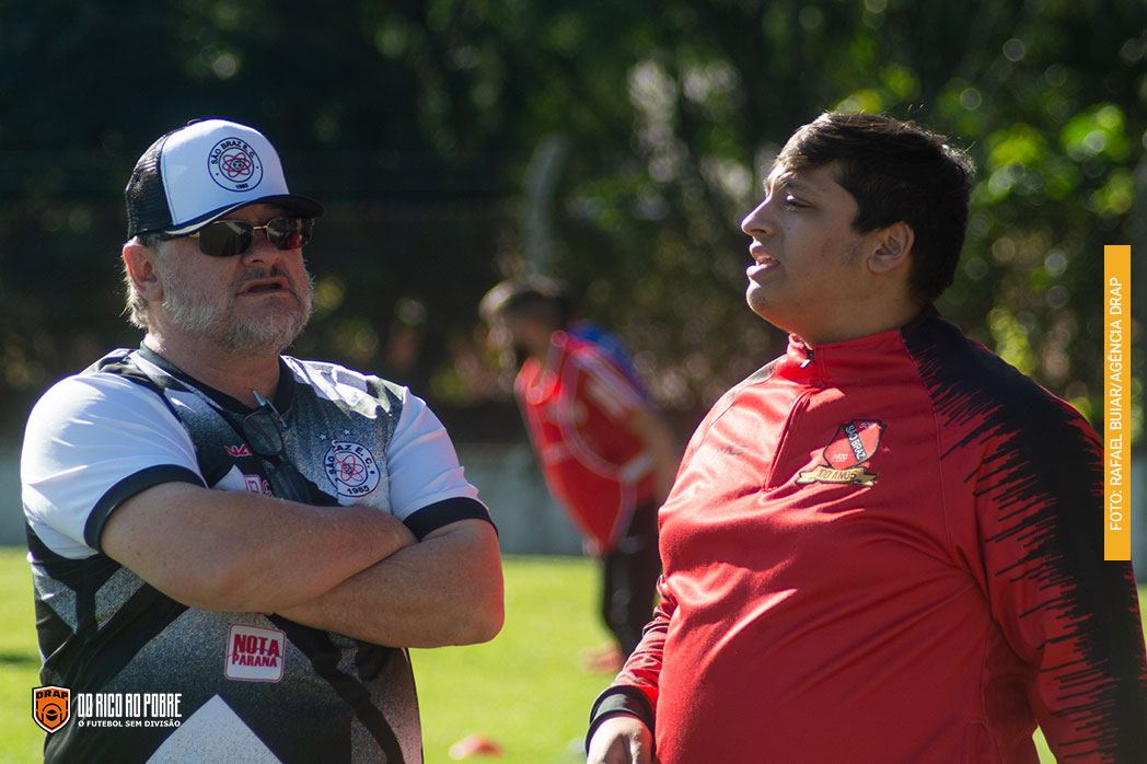 Doricoaopobre's tweet photo. 📌  TAL PAI, TAL FILHO! SÃO BRAZ LEVA O NOME CARIGNANO NO COMANDO TÉCNICO DAS EQUIPES JUVENIL E ADULTA

▶️ O que chamou mais atenção não foi o triunfo do São Braz, e sim, a presença filho do presidente e treinador da equipe adulta, Romildo Carignano -https://t.co/i8dUDkWKNn https://t.co/YmBWjzm5Ko
