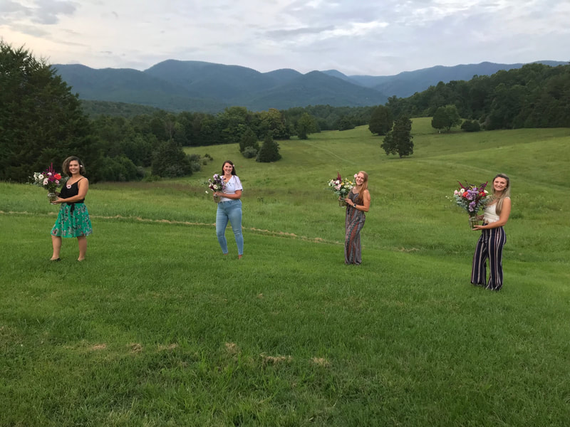 Looking for something unique and fun to do on a Friday night! Gather your friends and JOIN @SarahsPetals @ Blue Ridge Vineyard August 12th at 6:30-8pm Link with details: fb.me/e/26N9sSCFN Come make a gorgeous farm cut floral arrangement, drink wine and enjoy the views!
