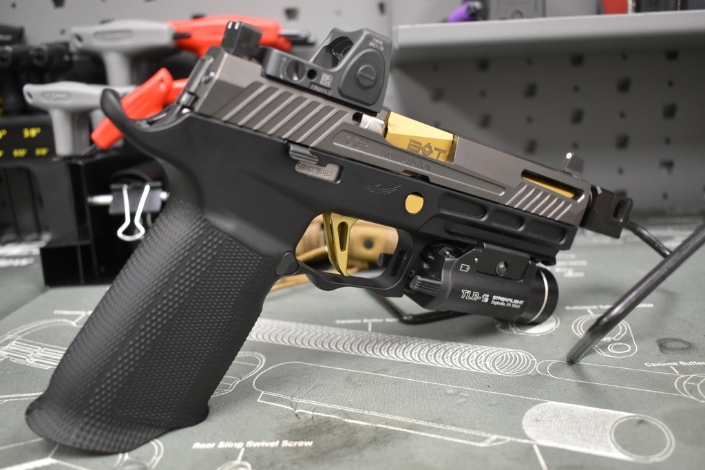 VasteronDefense's tweet photo. “Masters Degree in Architecture”
#activeduty #weaponsfanatics #weaponx #weaponsreloaded ##conventionalweapons #weapontraining #weaponmaster #likeforlikes #warrior #firearm #handgun #gunfanatics #rifles #gunlife
#freedom #florida #protection #defensecontracting #defense https://t.co/eUqYQayJQc