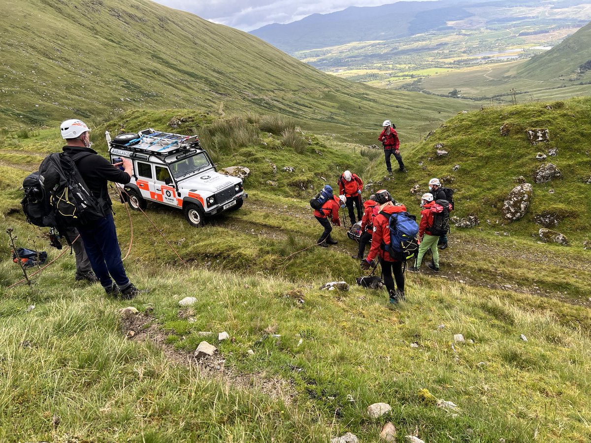 Callout this afternoon. Female hillwalker slipped while descending Beinn a’ Chochuill and sustained a lower leg injury. Casualty packaged and lowered to the vehicles and transported to the road for onward transport to hospital. We wish the casualty a speedy recovery. @ScottishMR