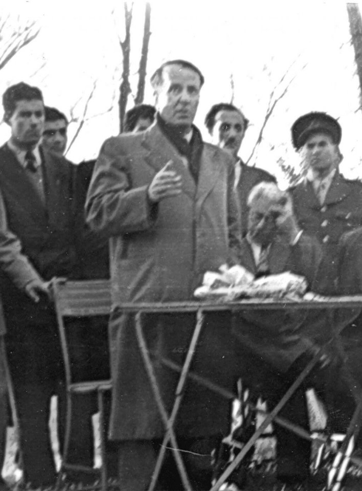 atsizoloji's tweet photo. “Bizim gibi düşünmiyenlerin fikirlerine, kanaatlarına saygı gösteririz. Fakat samimî olmaları şartıyla… Büyük ülküleri, millî davaları gündelik ve aşağılık siyaset oyunlarına karıştıranların kanaatı hürmete lâyık değildir.”

- Hüseyin Nihâl Atsız https://t.co/cV5PBG6fQR