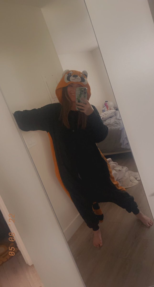 ChocolatexChar's tweet photo. @GunmetalMite got me a red panda onesie for my birthday and I’m so happy 🥰 I HAVE A TAIL 🐼 this is my final form https://t.co/7B6tMazWVU