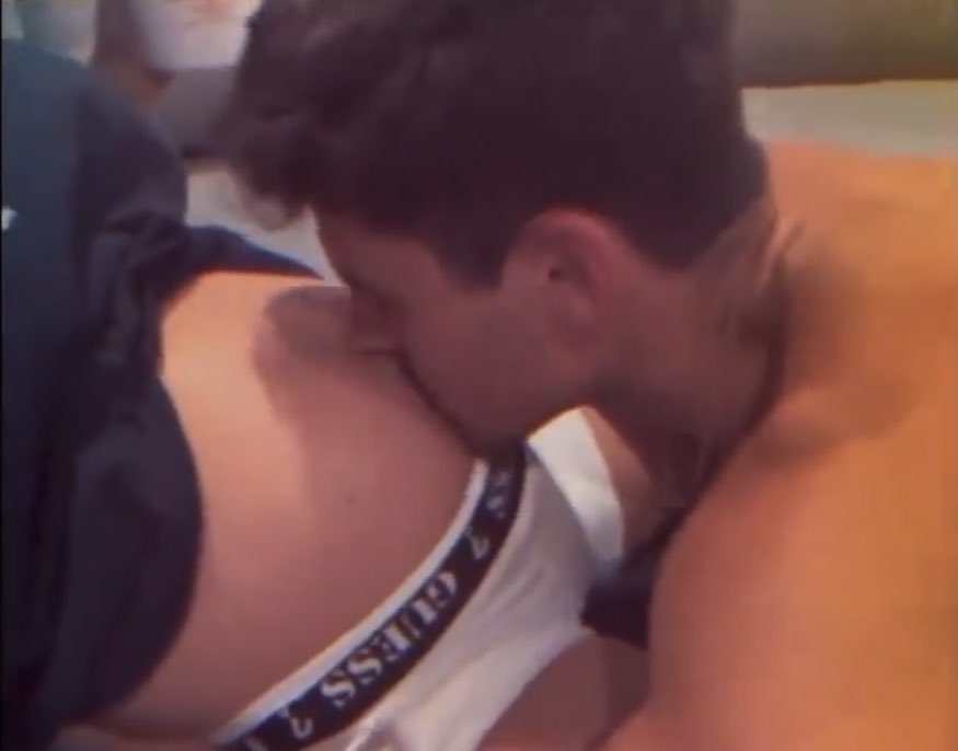UpdatesJackG's tweet photo. PAPAI DE MENINA! Jack Gilinsky e Geneva Natalia anunciaram que estão esperando sua primeira filha! 😭💖 https://t.co/1mQuixNVag