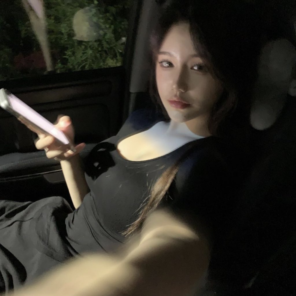 ⠀⠀⠀⠀ ⠀ ㅤ
                                 avani. 
                        back seat driver 
                       not new to rp twt                                          
ㅤ⠀⠀⠀⠀