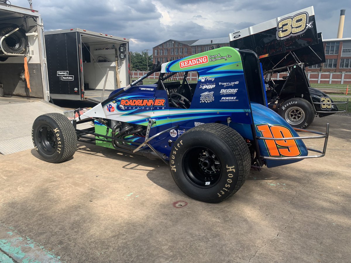 Pits have opened here at <a href="/BloomFairRacewy/">Bloomsburg Fair Raceway</a> and some early arrivals are unloading! Good to see <a href="/joeyamantea88J/">Joey Amantea</a> back after an engine failure on Wednesday.
