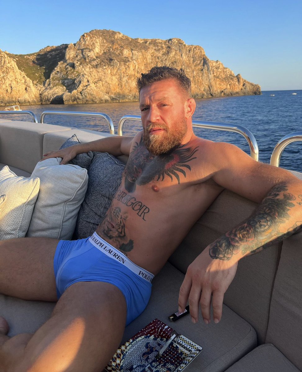 Conor McGregor tweet media